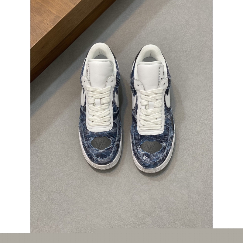 l**is V*t*n sneakers